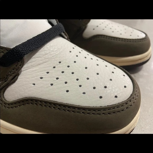 Jordan 1 Retro High Travis Scott Size 10 Men - Picture 3 of 8